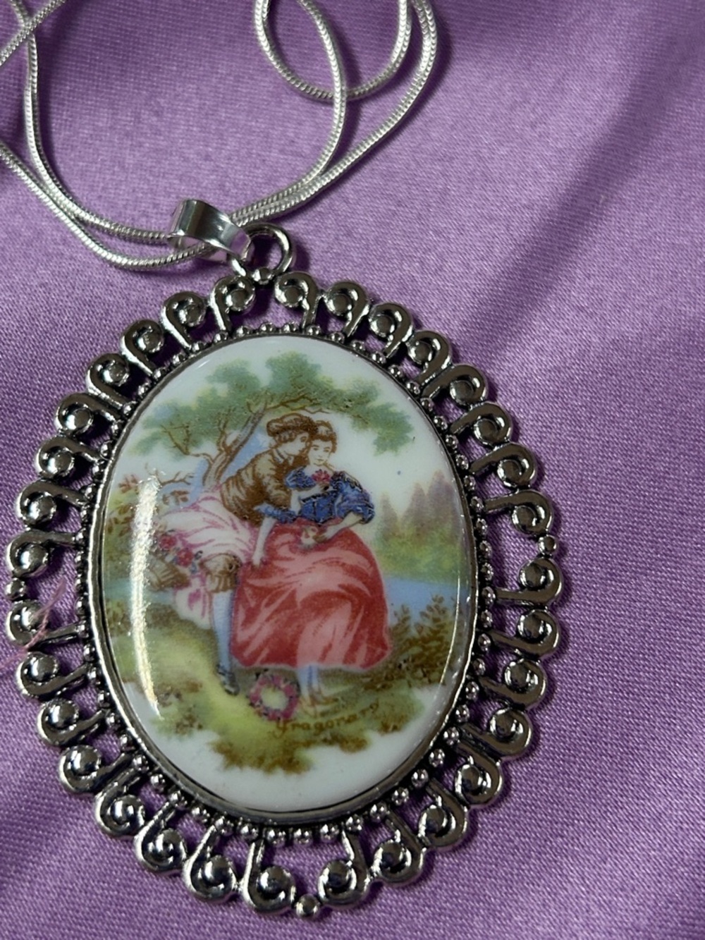 Silver-Tone Cameo 2.5”x2”Pendant Necklace with Pink and Green Motif Vinta